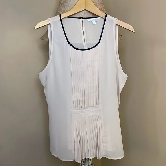 Charming Charlie Blush Pleated Sleeveless Blouse NWOT - Picture 4 of 11